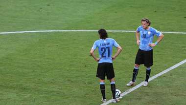 مدرب الأوروغواي يستبعد كافاني عن تشكيلة الفريق أمام الاخضر
