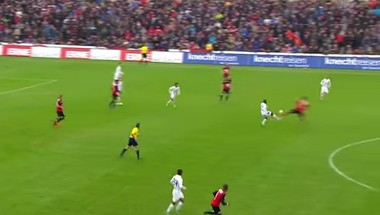 بالفيديو: تدخّل عنيف يُجبر لاعباً سويسرياً على اعتزال كرة القدم