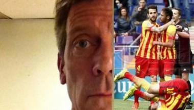 ممثل بريطاني يهاجم لاعبي برشلونة بسبب السقوط المتكرر
