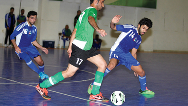 الخليج والنصر يفرضان تقديم  3 مباريات في دوري الصالات
