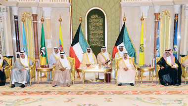 أمير الكويت يبارك المبادرة بإقامة ألعاب الناشئين
