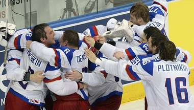 الدب الروسي يحرز كأس العالم لهوكي الجليد