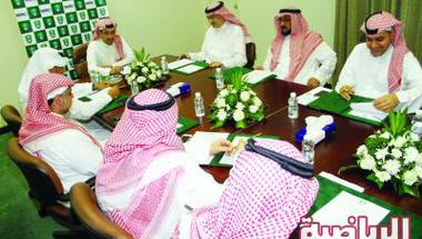 فهد بن خالد يجتمع مع المجلس الجديد