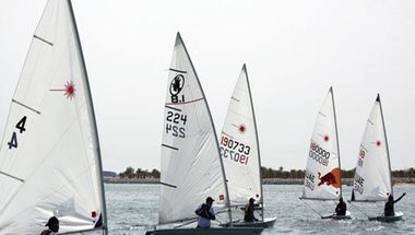 انطلاق “بطولة البارح الدولية 21 للقوارب الشراعية” بمملكة البحرين