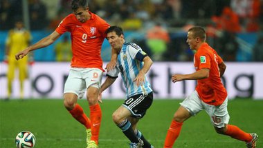 الأرجنتين تهزم هولندا بركلات الترجيح وتتأهل إلى نهائي المونديال
