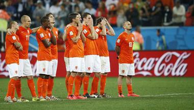 هولندا تهدد بعدم المشاركة في كاس العالم 2018 بروسيا بسبب كارثة الطائرة!