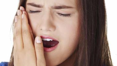 ما هي أسهل الوسائل لعلاج تقرحات الفم؟