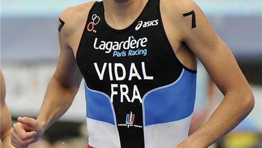 وفاة بطل منافسات الثلاثي الفرنسي لوران فيدال