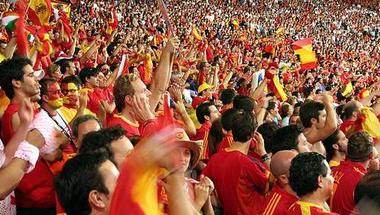جماهير إسبانيا تتحسر على الماضي بعد مباراة بيلاروسيا