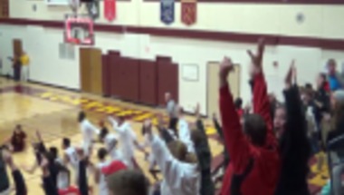 بالفيديو .. ثلاثية خارقة من "السلة للسلة" في دوري المدارس الأمريكية