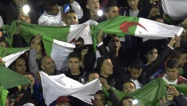 عقاب مولودية الجزائر لكرة القدم بخوض مباراة بلا جمهور