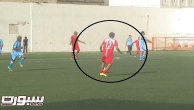 وفاة لاعب “يمني” أثناء مباراة لكرة القدم في “عدن”