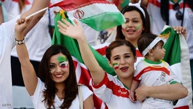 إيران تسمح أخيرا بتواجد الأجنبيات في الملاعب