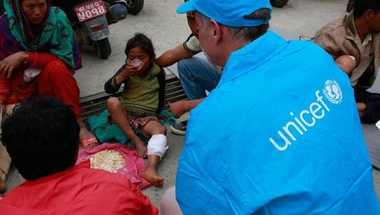 ميسي يدعو لإعانة أطفال نيبال ضحايا الزلزال