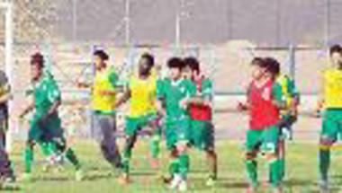صحيفة عكاظ | الدنيا رياضة |  نجران يستثمر قرار المسابقات بتمارين الصالات