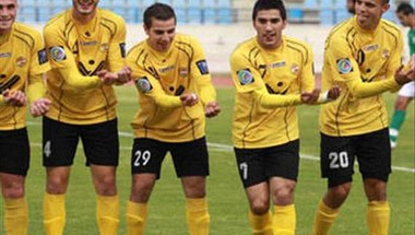العهد يقترب من لقب الدوري اللبناني بعد الفوز على الصفاء