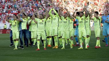 برشلونة بطل الليغا ب 10 لاعبين واتلتيكو جاءوا للمشاهدة