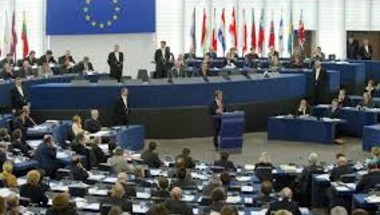 البرلمان الأوروبي يطالب بضرورة اختيار رئيس جديد لـ "الفيفا" على الفور