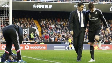 بيريز يعاند لاعبي ريال مدريد بزيادة صلاحيات مدير الخدمات الطبية