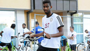 لاعبو الوحدة يخوضون «سباق دراجات» في ألمانيا