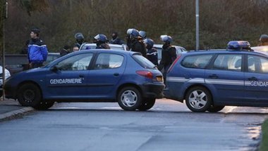 الشرطة تطلق النار باتجاه سيارة في طواف فرنسا