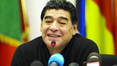 مارادونا: كفى فساداً وسرقة وبلاتيني تلاعب بنتائج 187 مباراة