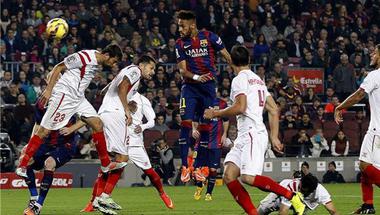 برشلونة يواجه أشبيلية على كأس السوبر في تبليسي