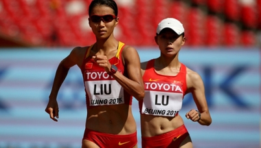 الصينية ليو تهدي بلادها أول ميدالية ذهبية في بطولة العالم لألعاب القوى