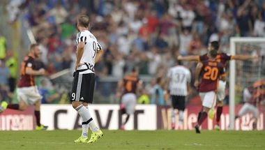يورو تكتيكس: روما يواجه لاعبين فقط لمدة 80 دقيقة..ويوفنتوس يكرر رقمًا سلبيًا صمد 72 عامًا!