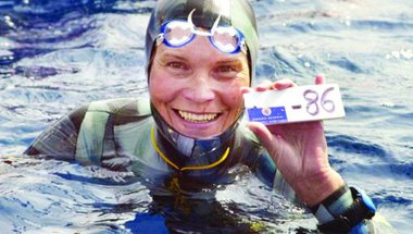 تيار بحري يخفي بطلة الغوص الروسية مولتشانوفا في مياه إسبانيا