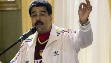 الرئيس الفنزويلي يكرم منتخب بلاده الأولمبي لكرة السلة