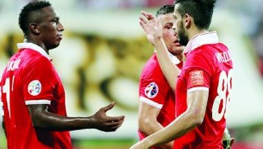 الاتحاد الإماراتي يؤجل مباراة الأهلي والإدارة تشيد
