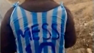 
بالفيديو ميسي يبحث عن طفل "عراقي" تقمص شخصيته بكيس بلاستيكي | رياضة

