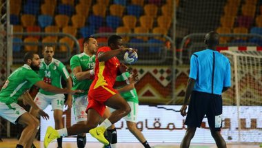 "يد" الجزائر تحسم مواجهة الكاميرون بفارق 7 أهداف