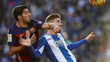 سواريز يتهجم على لاعبي إسبانيول بعد اللقاء والأمن يتدخل