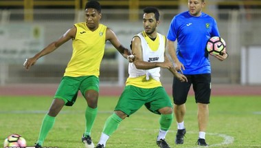 قادري يصحح أخطاء لاعبي الخليج في مناورة والإصابة تبعد العليوي