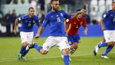 دي روسي يقود إيطاليا لخطف تعادل قاتل أمام الأسبان