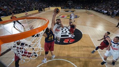 ريال مدريد يقسو على برشلونة في كلاسيكو السلة