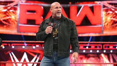 أنباء خلف الكواليس عن سبب حصول WWE على توقيع جولدبيرج