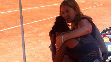 لاعبة تنس شيلية تفقد والدها الحاضر لمساندتها من المدرجات