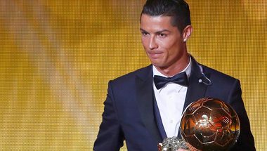 صور.. رونالدو يكتسح ميسي في استفتاء الفيفا لأفضل لاعب في العالم