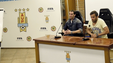 لاعبو أوروغواي يطالبون بحقوقهم «الإعلانية»