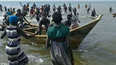 عاجل | وفاة 9 في غرق مركب لاعبي كرة القدم في أوغندا