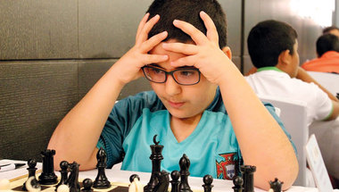 الطاهر يتصدر «فئة 10 سنوات» في بطولة آسيا للشطرنج