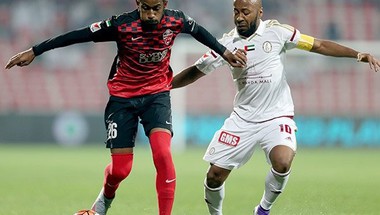 الأهلي ينتزع صدارة دوري الإمارات أمام عشرة من لاعبي الوحدة