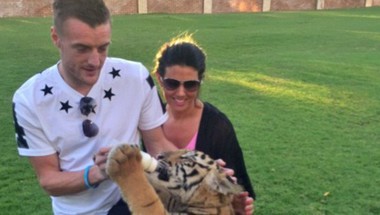 فاردي يقضي عطلته مع النمور في "دبي"