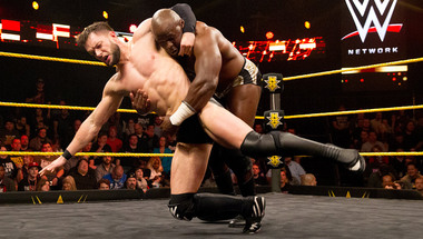 نتائج NXT: أبولو كروز يحاول إثبات نفسه أمام البطل فين بالور