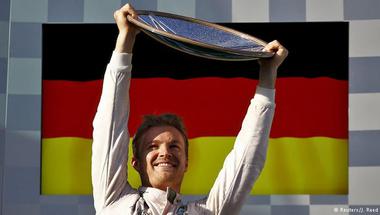الألماني روزبرغ يفوز بلقب سباق أستراليا للفورمولا 1