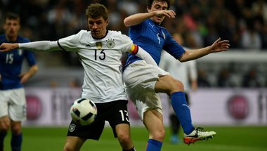 بالفيديو| ألمانيا تفك عقدتها الإيطالية بفوز كاسح