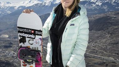 بالصور..وفاة بطلة العالم للتزلج خلال تصويرها لفيلم